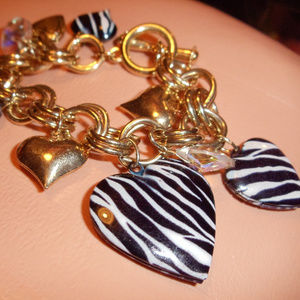 BETSEY JOHNSON ZEBRA HEART CRYSTAL RHINESTONE B6
